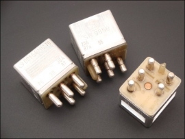 Klicken um zu vergrößern Relais 12V 20A/30A Mercedes-Benz A 0015420219 $ SR9850