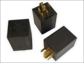 Klicken um zu vergrößern Relais Scheibenwischer Opel GM 90069864 1238550 italamec 313 12V 5A