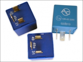 Klicken um zu vergrößern Blink-Warnlicht-Relais (2+1)/6x21W+1/2x0..10W Flasher relay fuer Anhaengerbetrieb