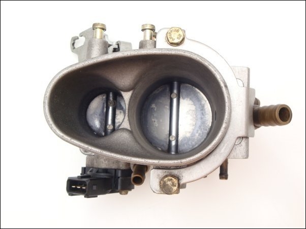 Drosselklappenstutzen 1727345.9 13541739206 13631721456 BMW E30 E36 ...