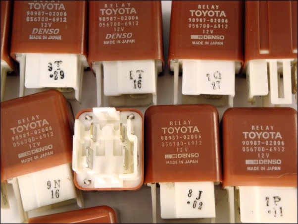 Relais 12V Toyota 90987-02006 Denso 056700-6912, 15,00 €